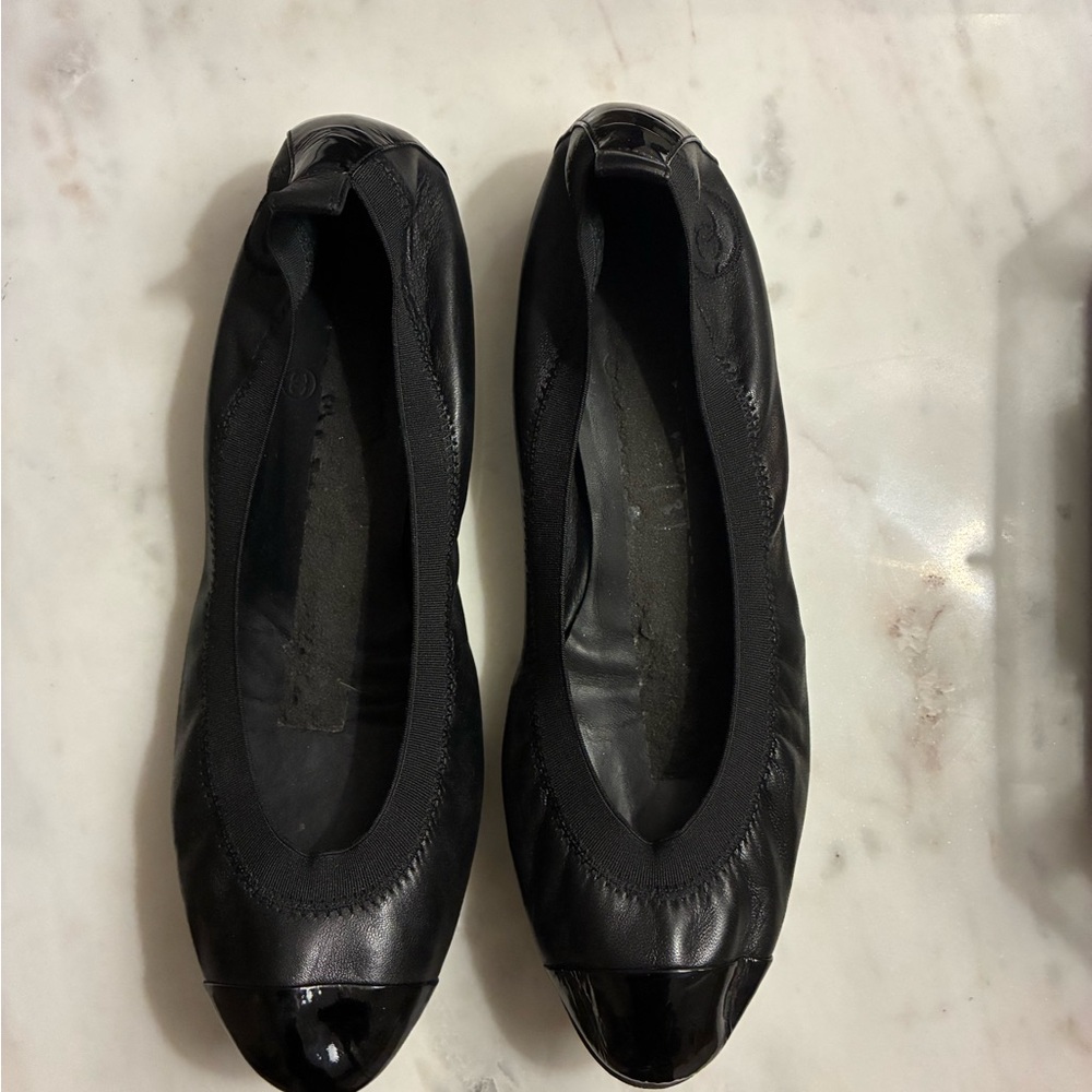 CHANEL Black Leather Ballet Flats